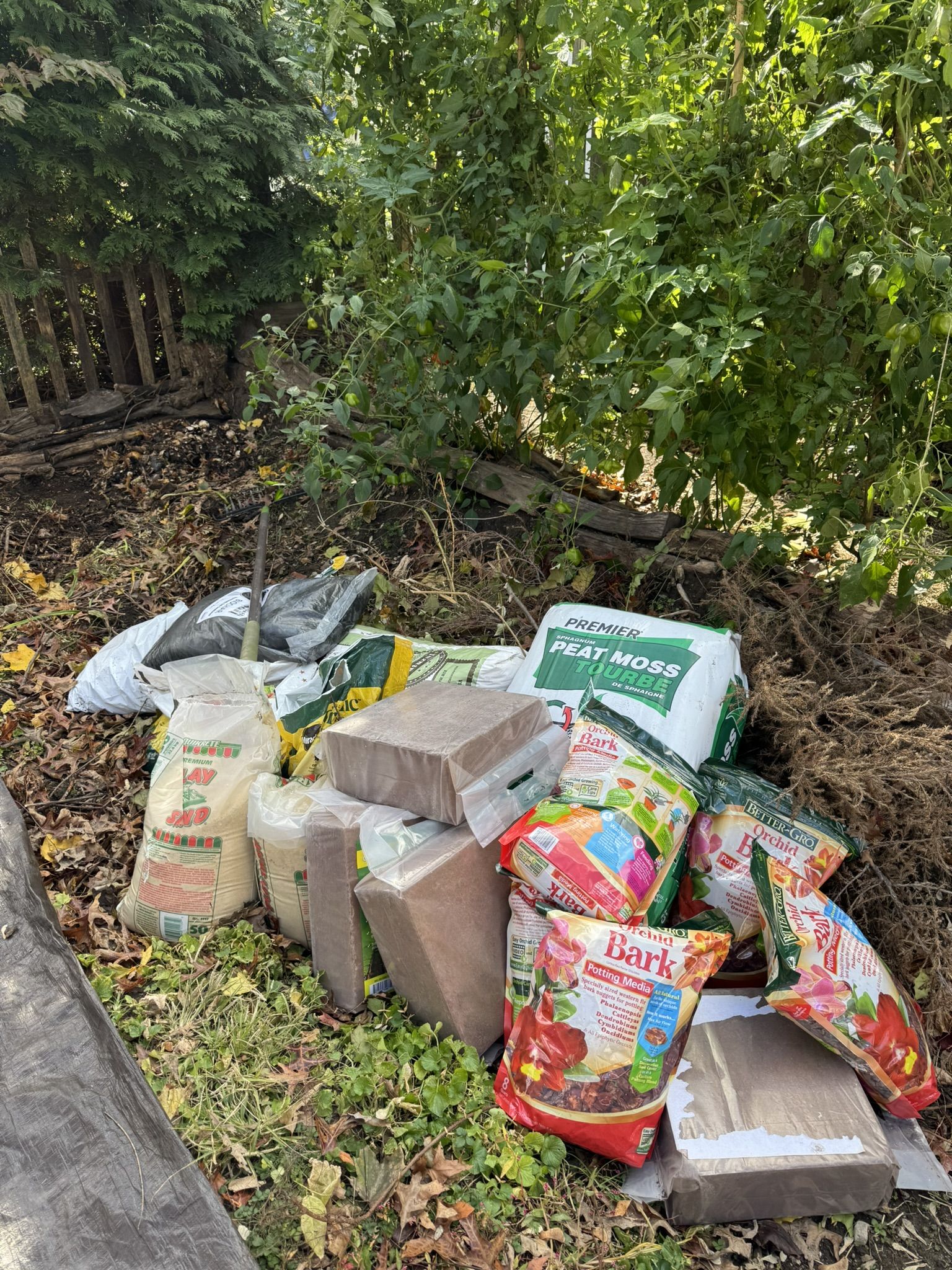 Bunch of stuff I used. Peat moss, orchid bark, sand, coco coir, a bunch of other stuff